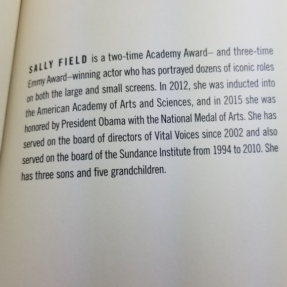 In Pieces Sally Field Book Soft cover - Picture 8 of 8